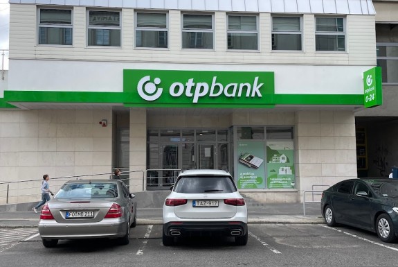 OTP Bankfiók Debrecen Hatvan u. 2-4.