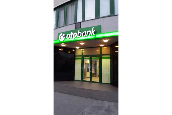 OTP Bankfiók Salgótarján Rákóczi u. 22.